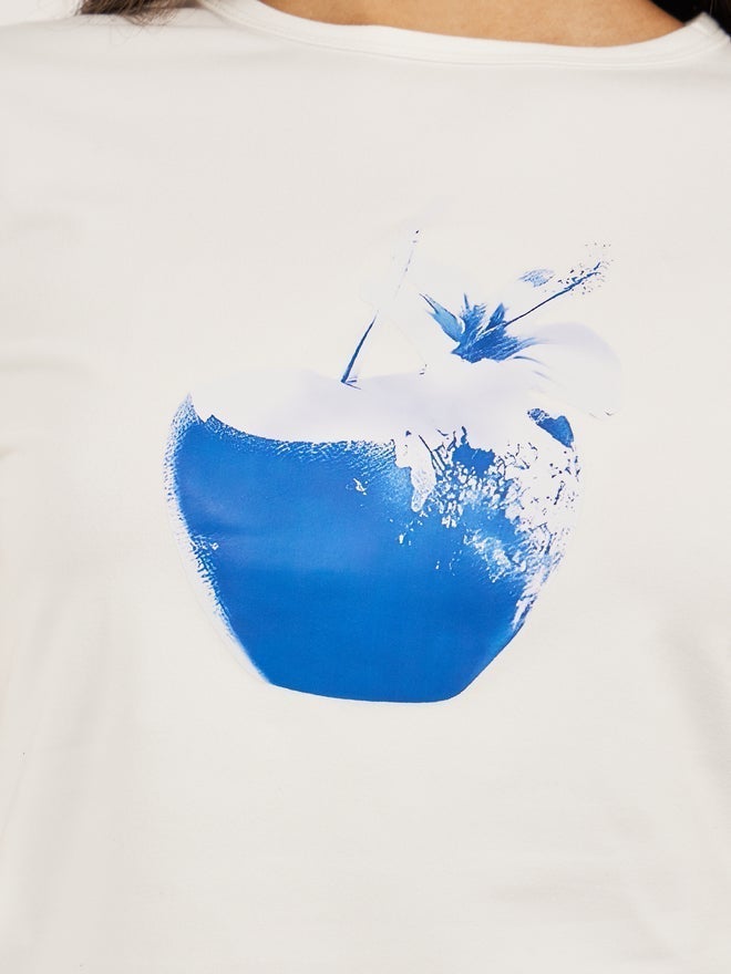 ستايلي تيشيرت ضيق بأكمام قصيرة وطبعة جرافيك - Image 4